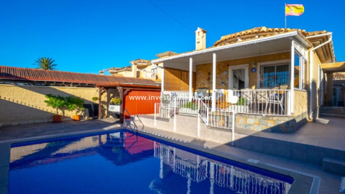 Sale - Villa - Torrevieja - Costa Blanca