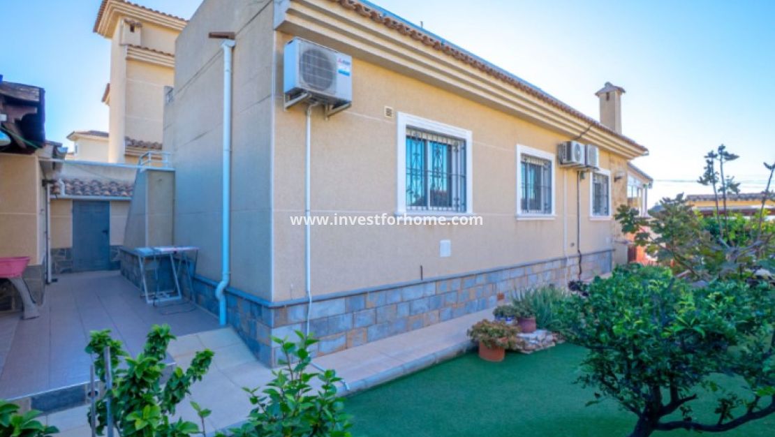 Sale - Villa - Torrevieja - Costa Blanca