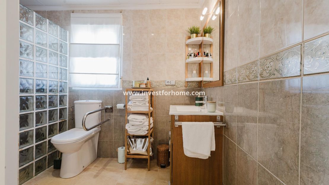 Sale - Villa - Torrevieja - Costa Blanca