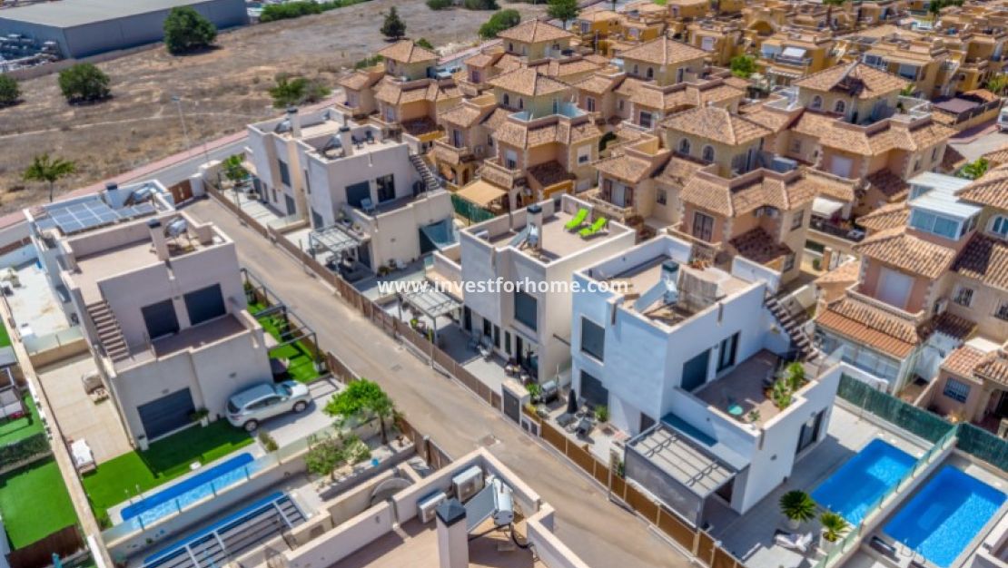 Sale - Villa - Torrevieja - Costa Blanca