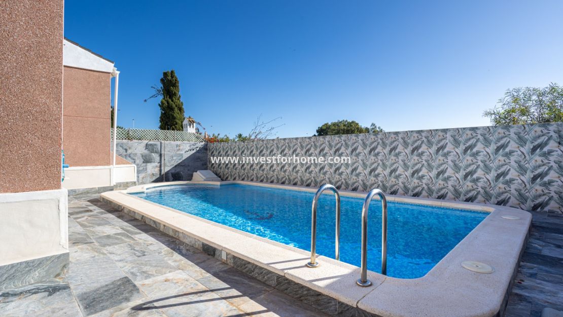 Sale - Villa - Torrevieja - Costa Blanca