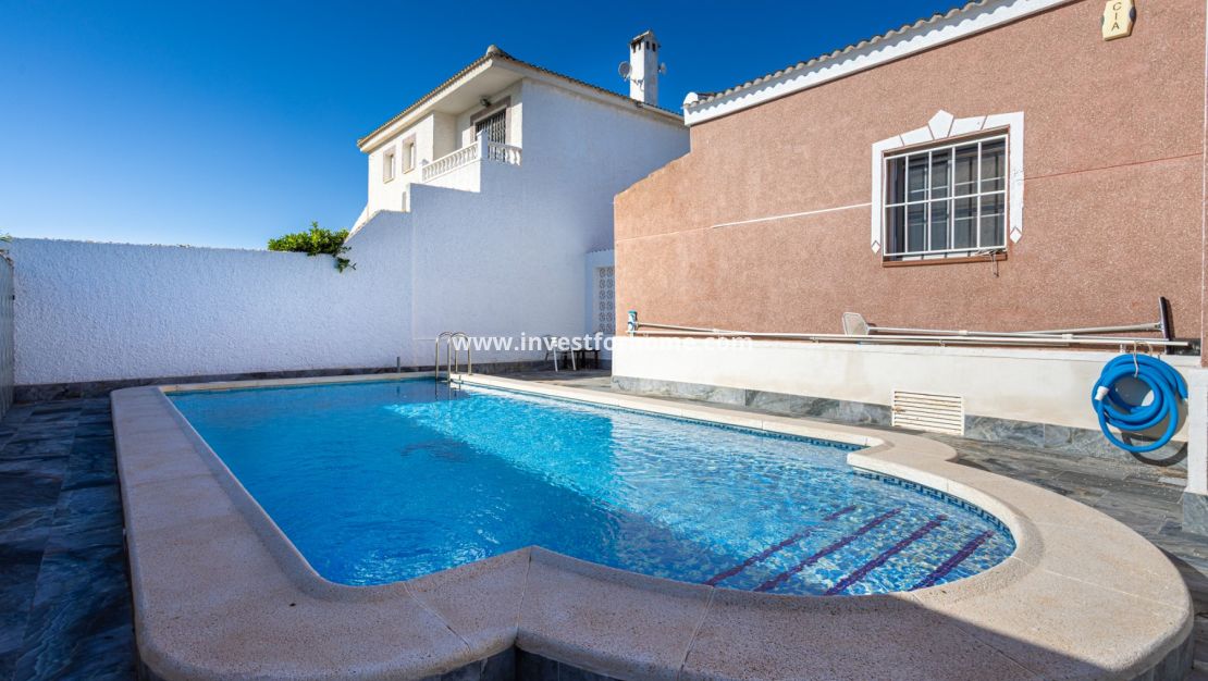 Sale - Villa - Torrevieja - Costa Blanca