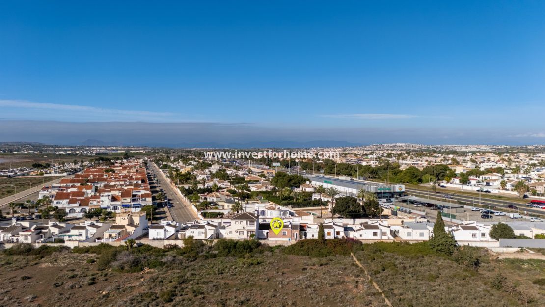 Sale - Villa - Torrevieja - Costa Blanca