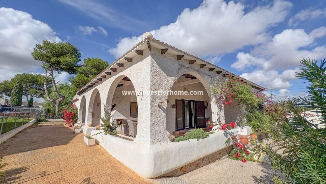 Sale - Villa - Torrevieja - Costa Blanca