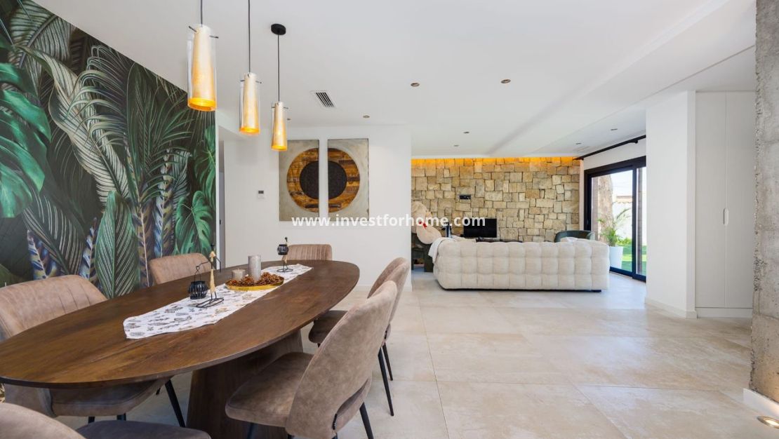 Sale - Villa - Torrevieja - Costa Blanca