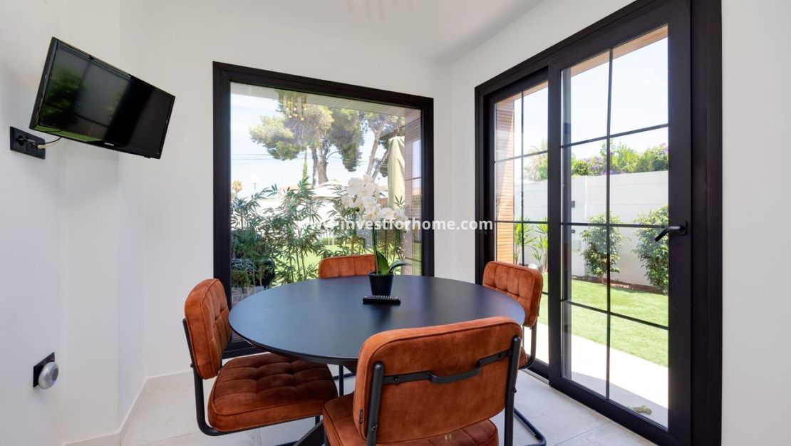 Sale - Villa - Torrevieja - Costa Blanca