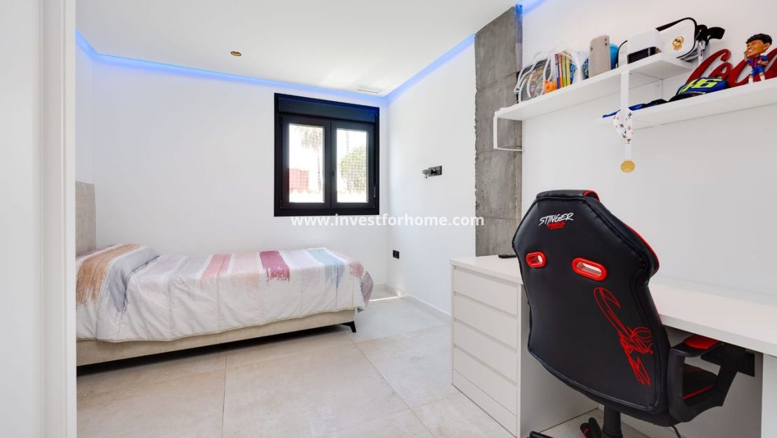 Sale - Villa - Torrevieja - Costa Blanca