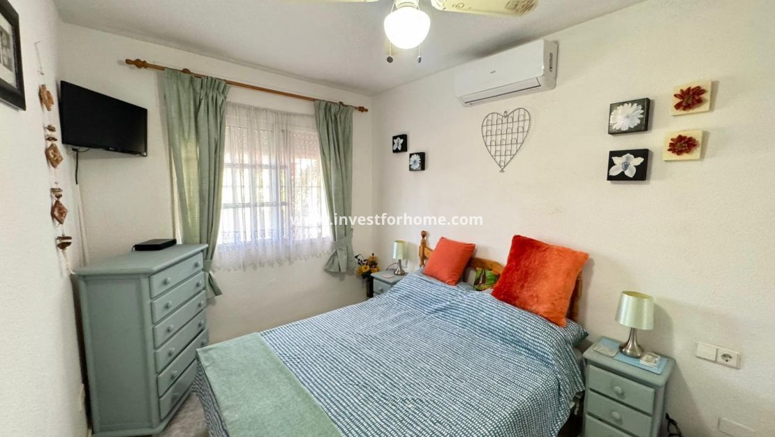 Sale - Villa - Torrevieja - Costa Blanca