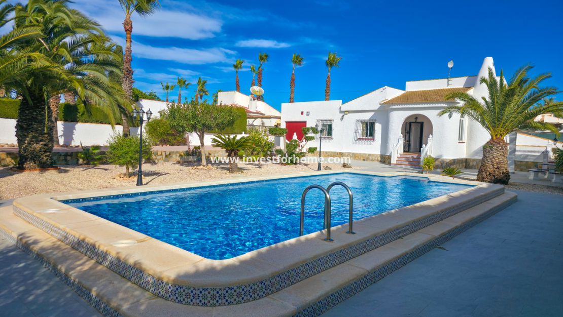 Sale - Villa - Torrevieja - Costa Blanca
