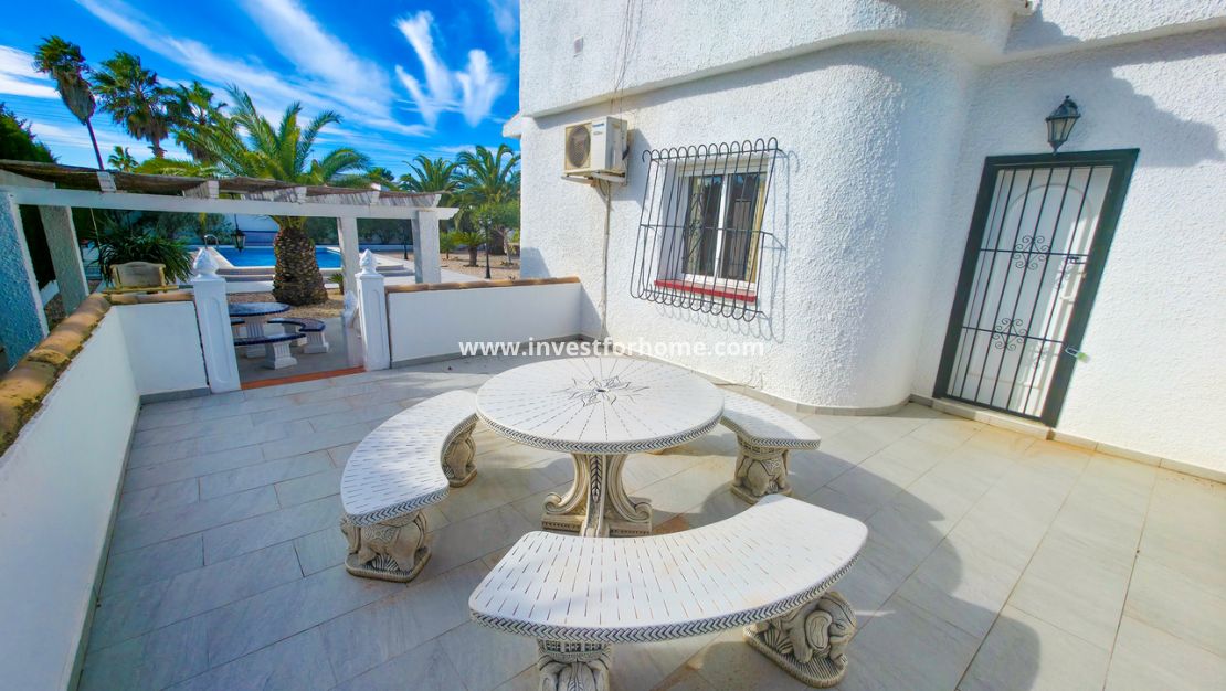 Sale - Villa - Torrevieja - Costa Blanca