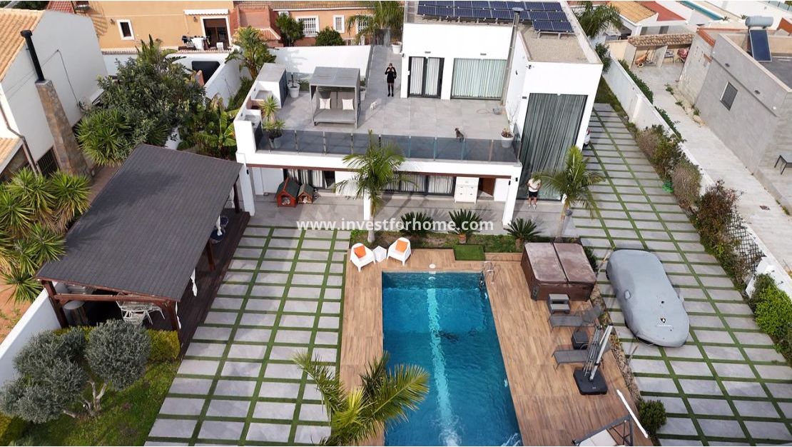 Sale - Villa - Torrevieja - Costa Blanca