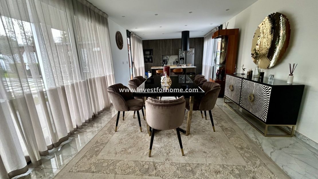 Sale - Villa - Torrevieja - Costa Blanca