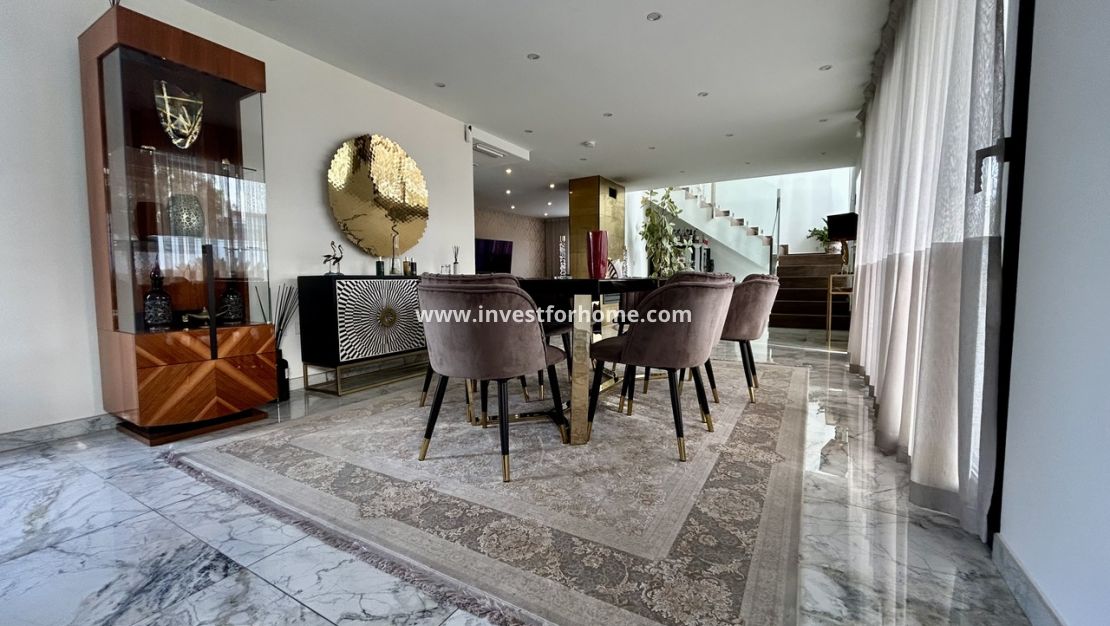 Sale - Villa - Torrevieja - Costa Blanca