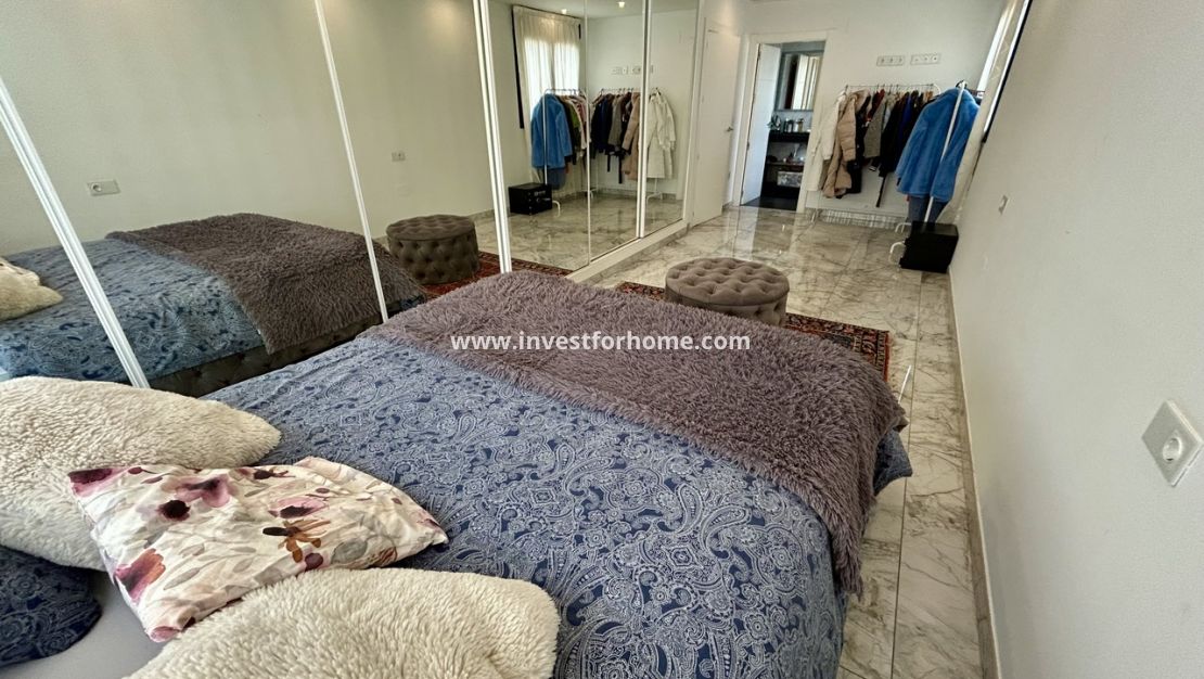 Sale - Villa - Torrevieja - Costa Blanca