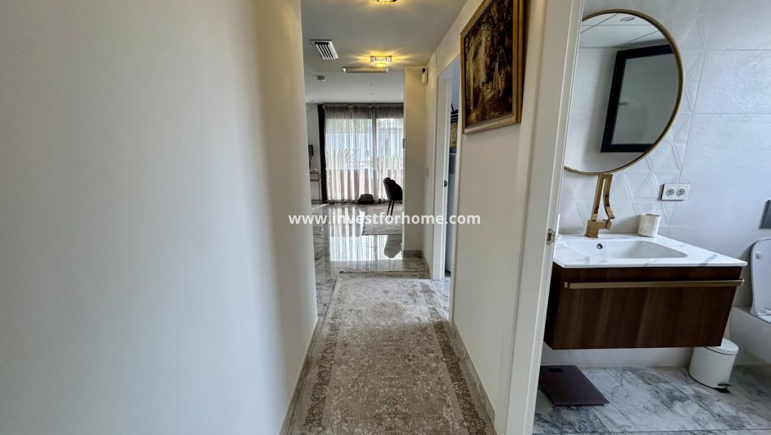 Sale - Villa - Torrevieja - Costa Blanca