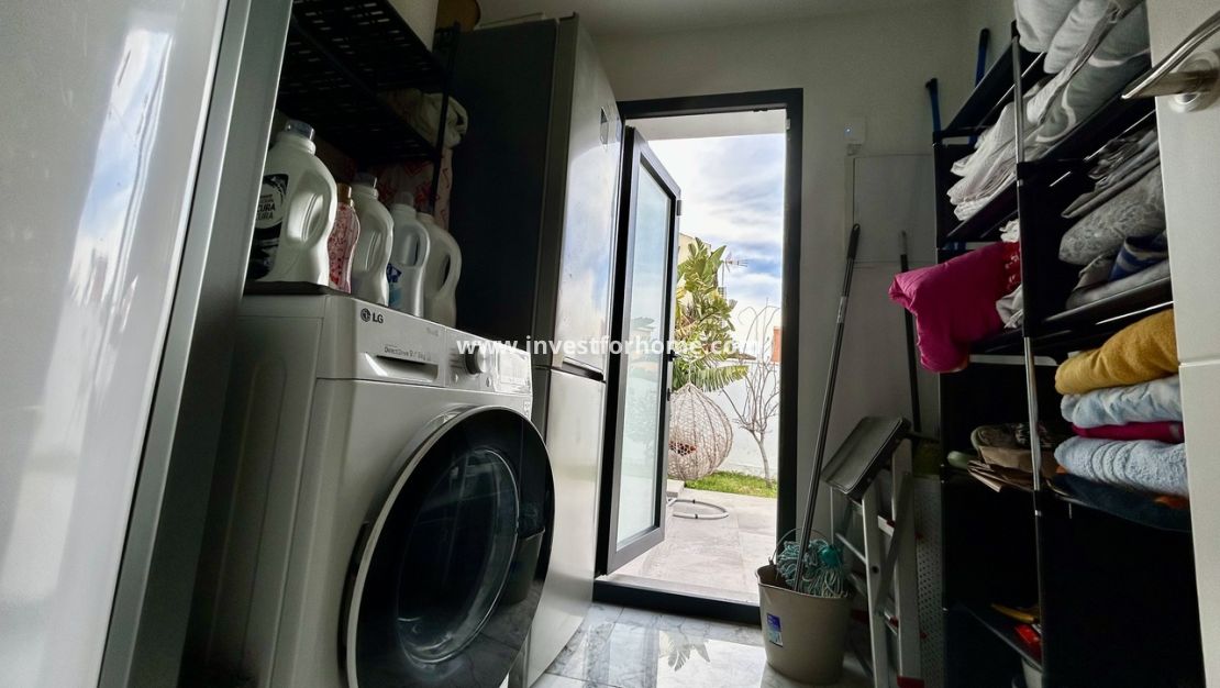 Sale - Villa - Torrevieja - Costa Blanca