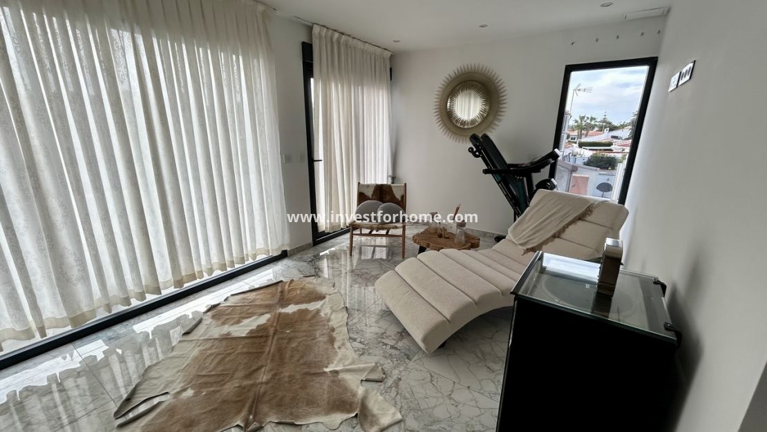 Sale - Villa - Torrevieja - Costa Blanca