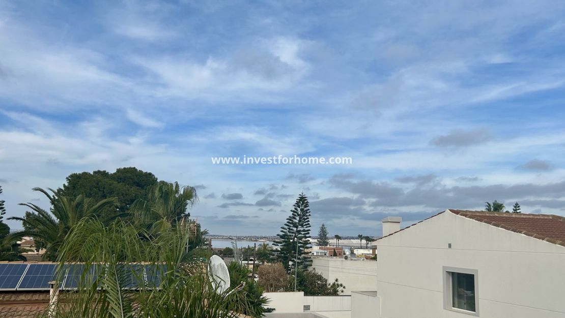 Sale - Villa - Torrevieja - Costa Blanca