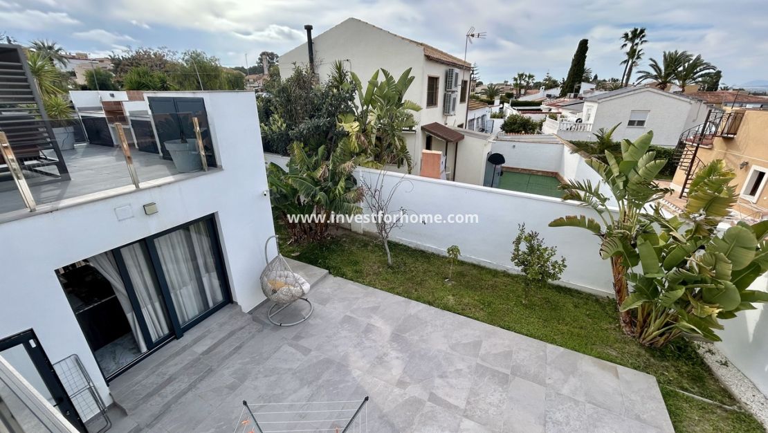 Sale - Villa - Torrevieja - Costa Blanca