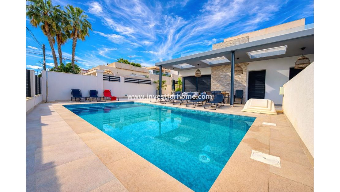 Sale - Villa - Torrevieja - Costa Blanca