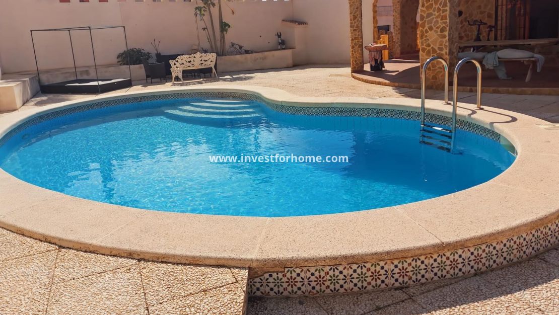 Sale - Villa - Torrevieja - Costa Blanca