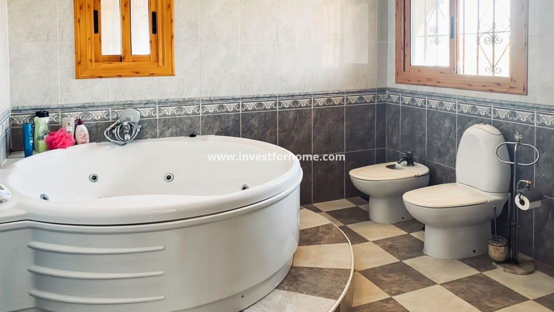 Sale - Villa - Torrevieja - Costa Blanca