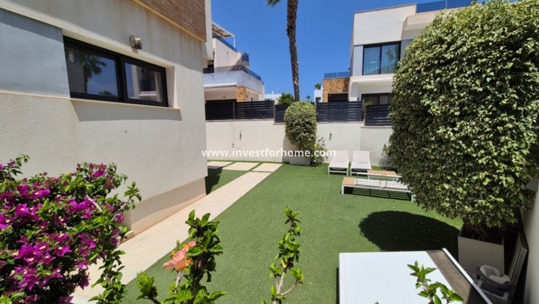 Sale - Villa - Torrevieja - Costa Blanca