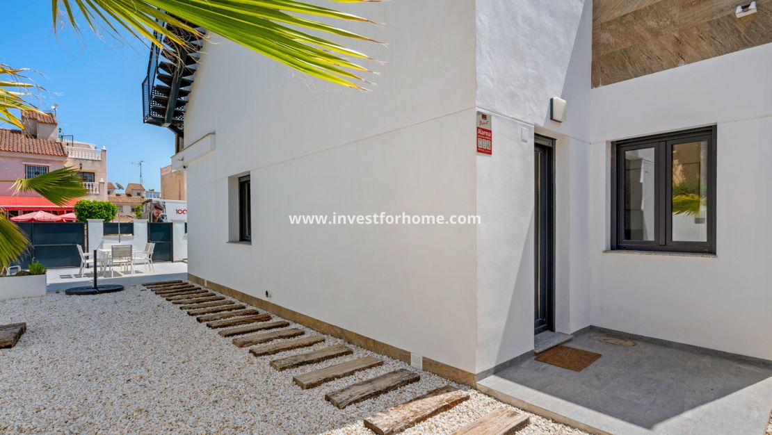 Sale - Villa - Torrevieja - Costa Blanca