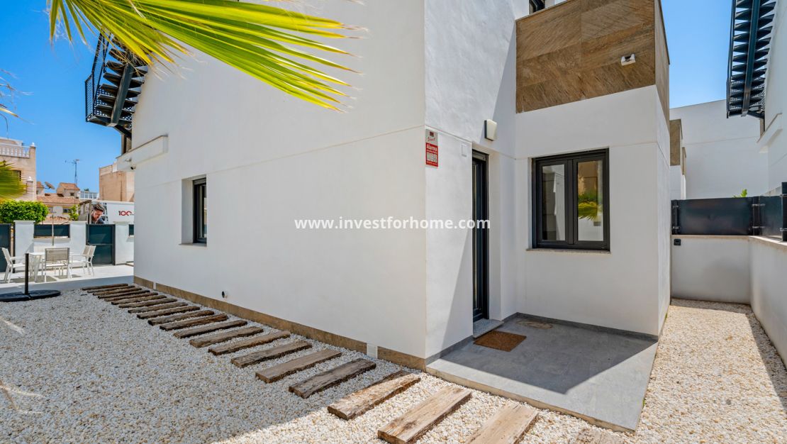 Sale - Villa - Torrevieja - Costa Blanca