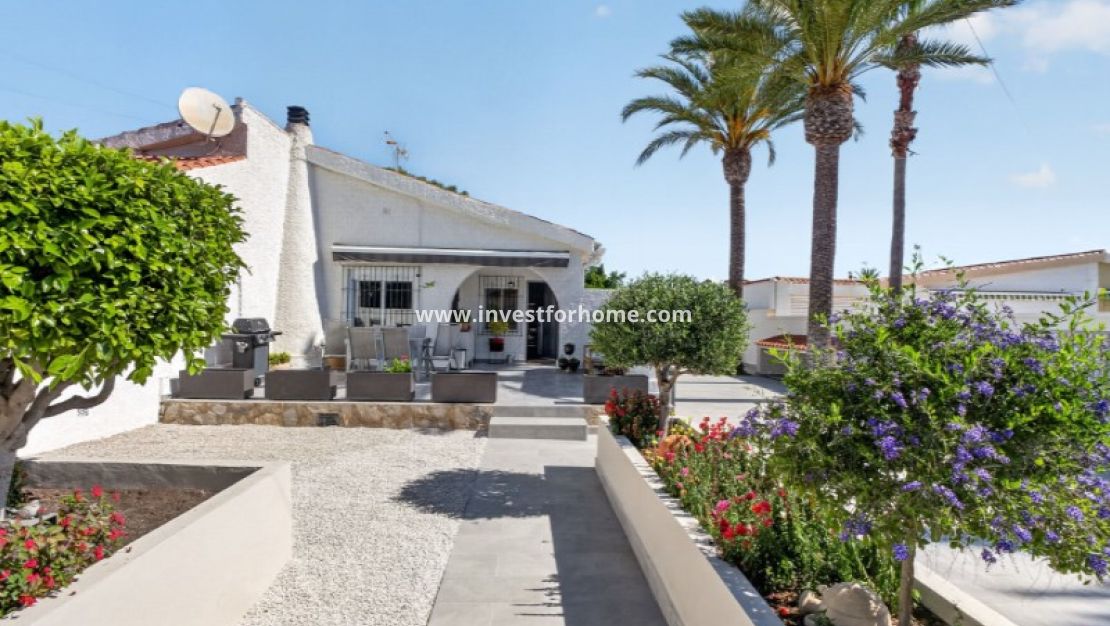 Sale - Villa - Torrevieja - Costa Blanca