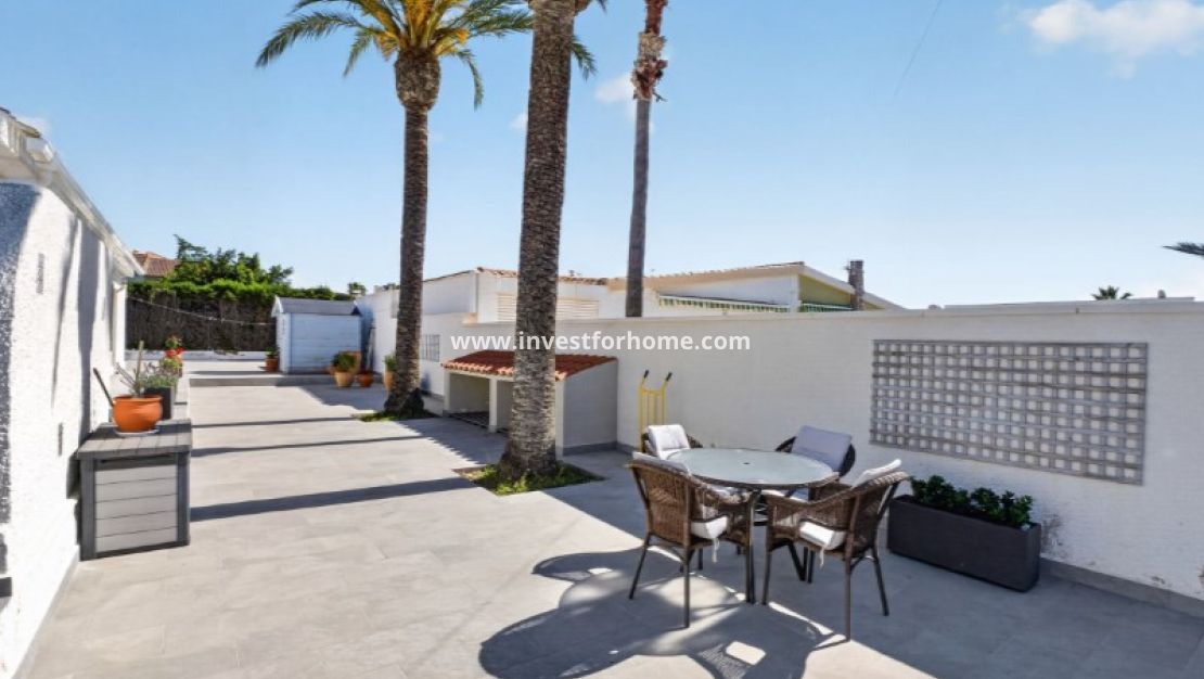 Sale - Villa - Torrevieja - Costa Blanca