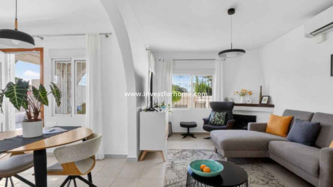 Sale - Villa - Torrevieja - Costa Blanca