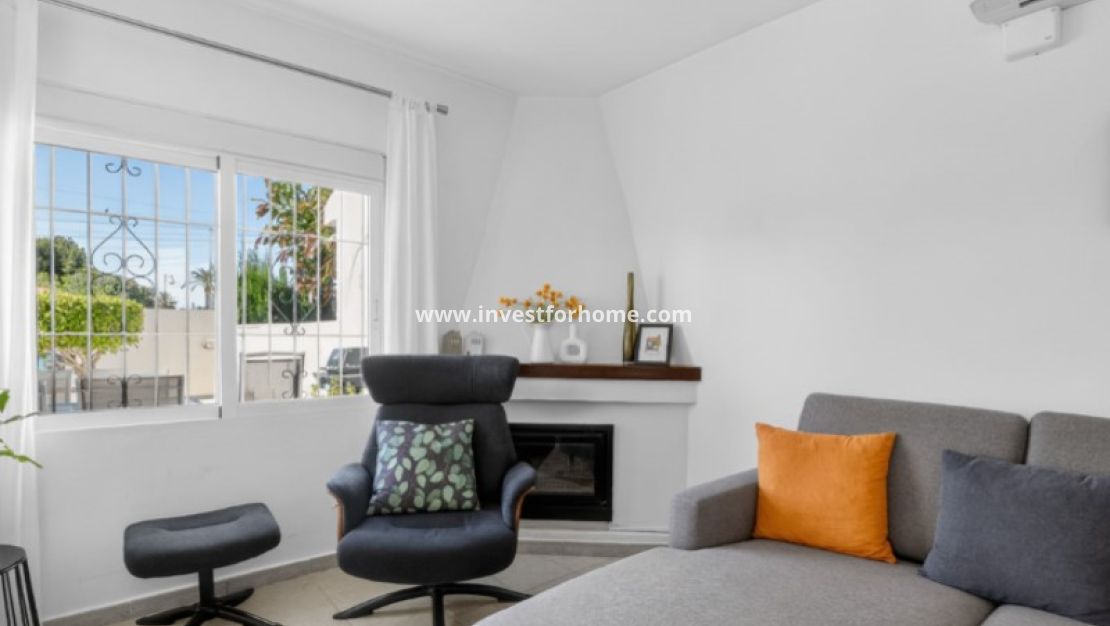 Sale - Villa - Torrevieja - Costa Blanca