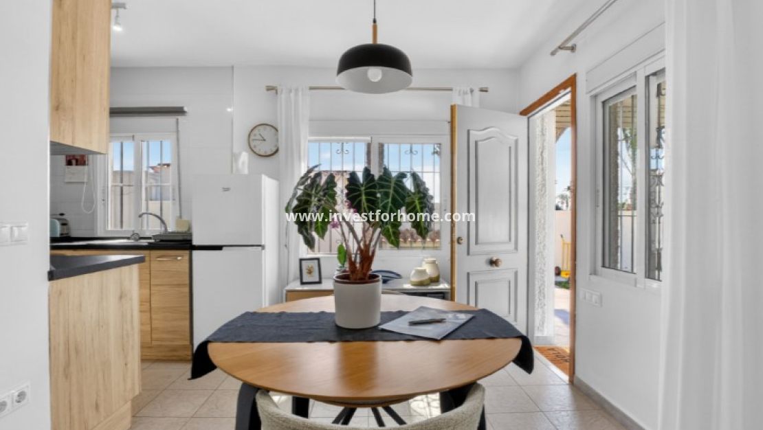 Sale - Villa - Torrevieja - Costa Blanca