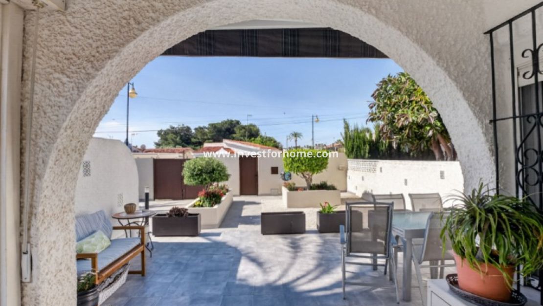 Sale - Villa - Torrevieja - Costa Blanca