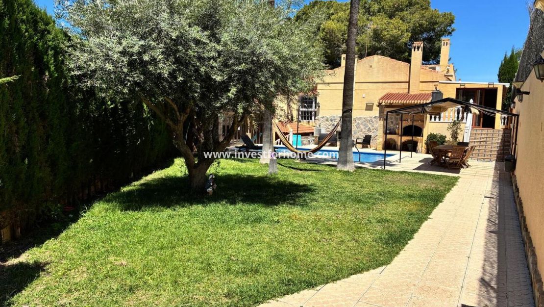 Sale - Villa - Torrevieja - Costa Blanca