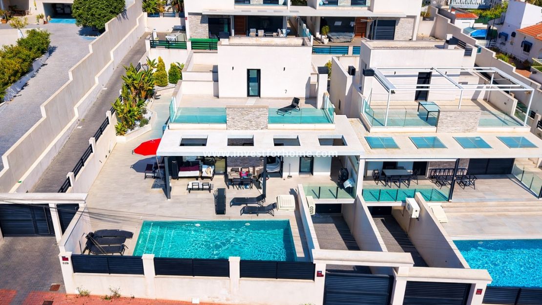 Sale - Villa - Torrevieja - Costa Blanca