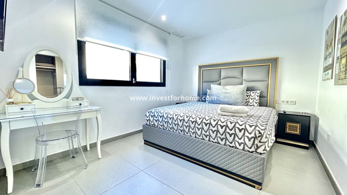Sale - Villa - Torrevieja - Costa Blanca