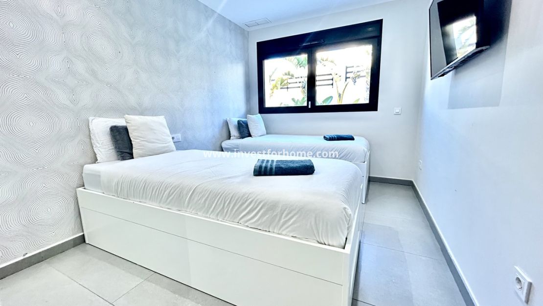Sale - Villa - Torrevieja - Costa Blanca