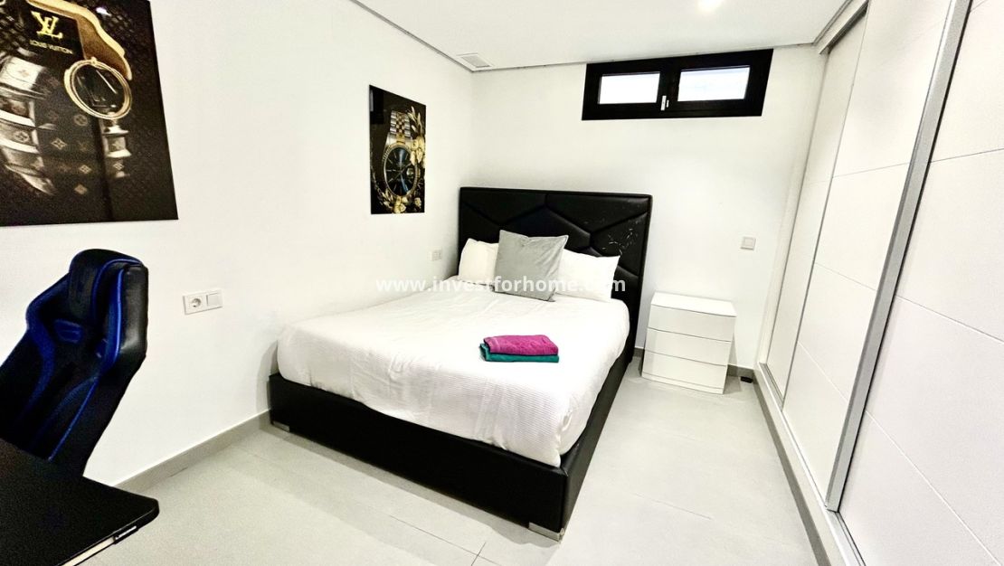 Sale - Villa - Torrevieja - Costa Blanca