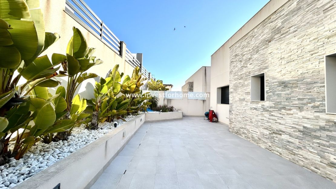 Sale - Villa - Torrevieja - Costa Blanca