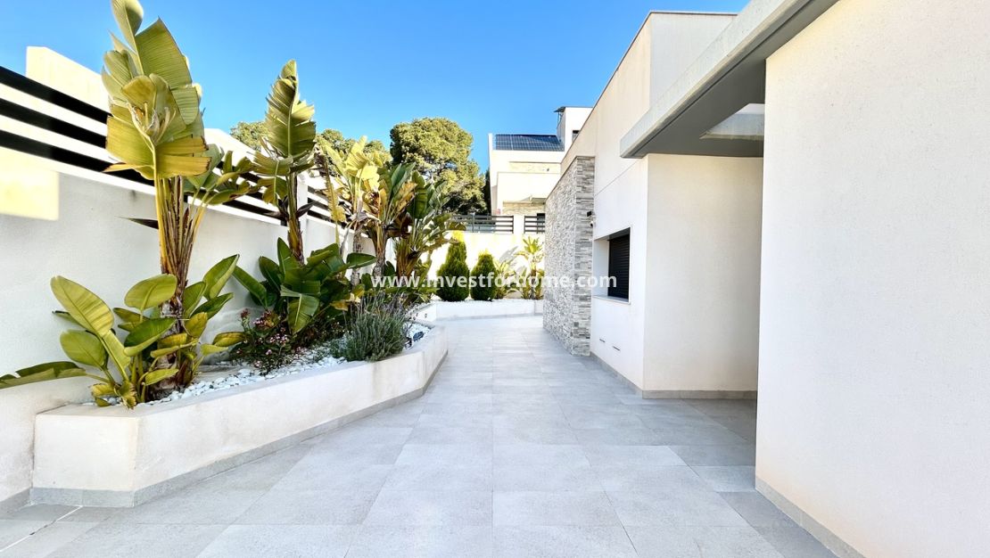 Sale - Villa - Torrevieja - Costa Blanca