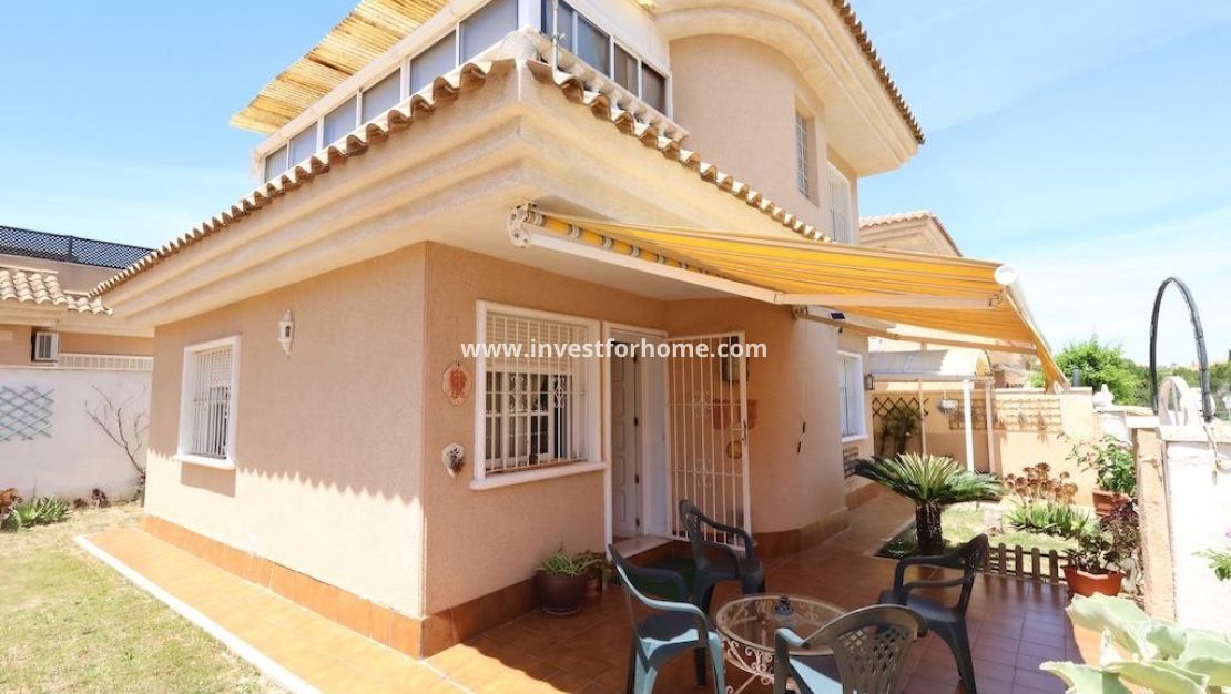 Sale - Villa - Torrevieja - Costa Blanca