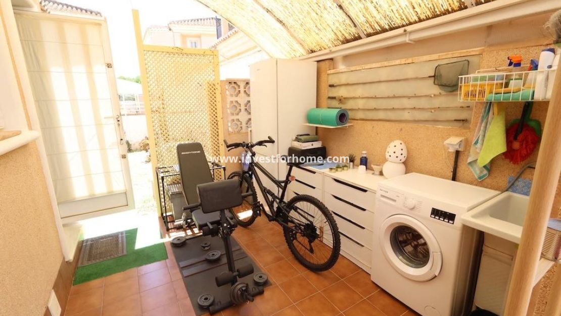 Sale - Villa - Torrevieja - Costa Blanca