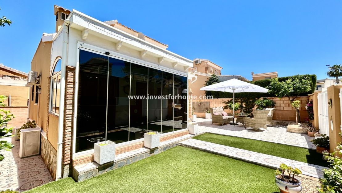 Sale - Villa - Torrevieja - Costa Blanca