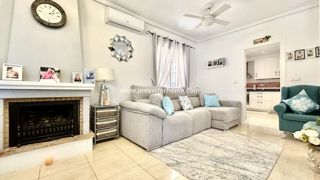 Sale - Villa - Torrevieja - Costa Blanca