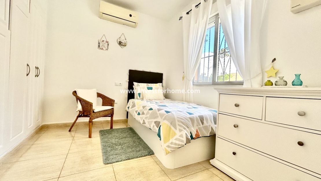 Sale - Villa - Torrevieja - Costa Blanca