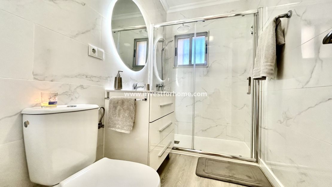 Sale - Villa - Torrevieja - Costa Blanca