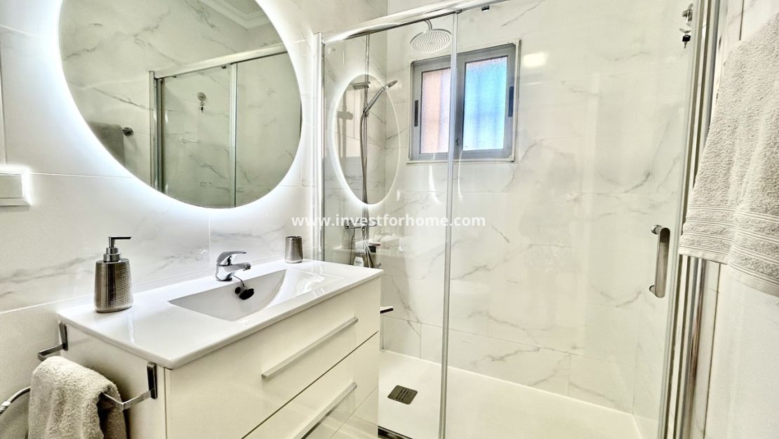 Sale - Villa - Torrevieja - Costa Blanca