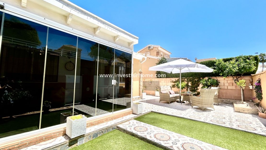Sale - Villa - Torrevieja - Costa Blanca
